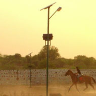 solar cfl street lighting system